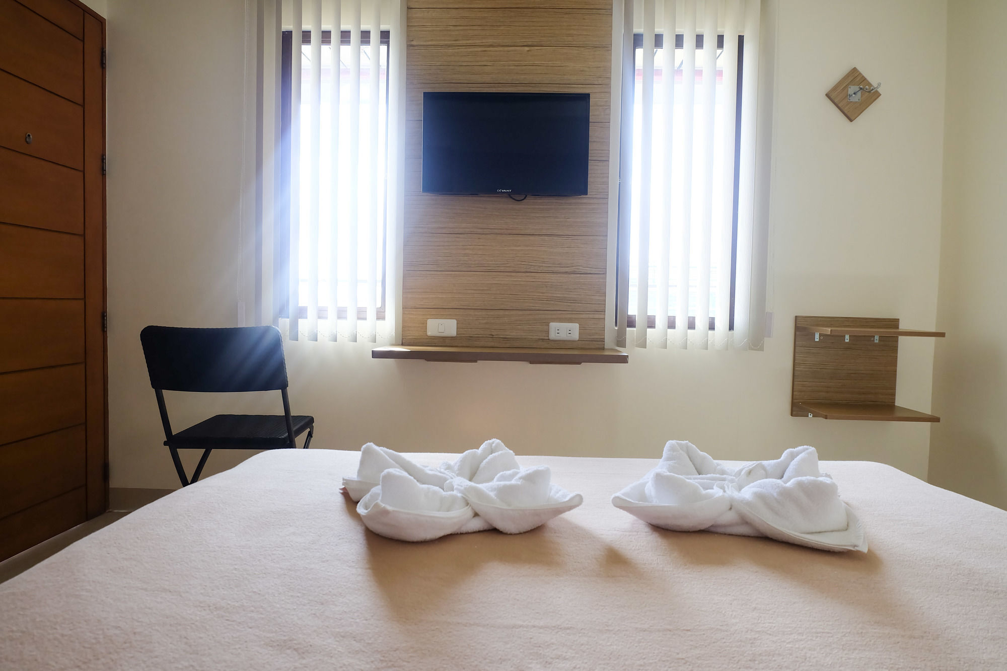 Chambre Mactan Hotel Lapu-Lapu City Exteriör bild