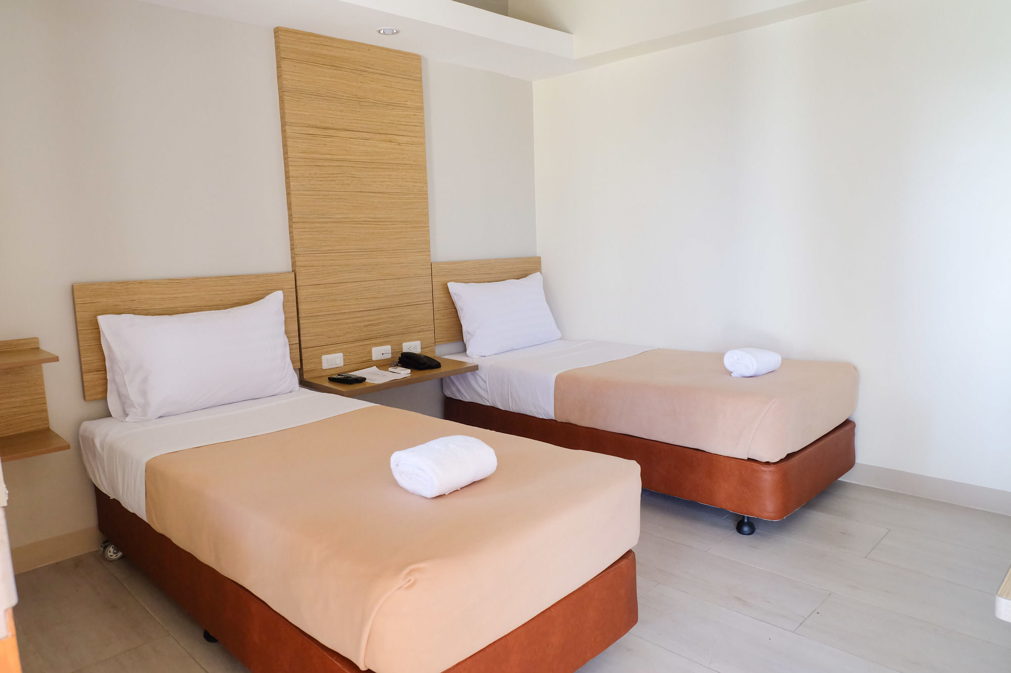 Chambre Mactan Hotel Lapu-Lapu City Exteriör bild